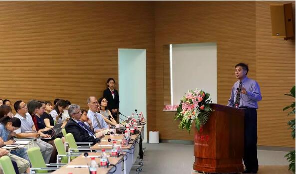 美國醫(yī)療專家走進西安國際醫(yī)學(xué)中心，開展國際醫(yī)療合作 