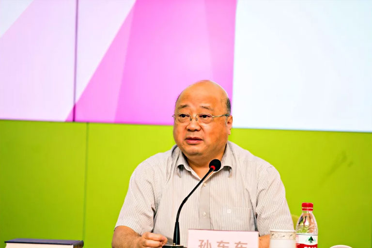 北京大學(xué)孫東東教授應(yīng)邀來(lái)西安國(guó)際醫(yī)學(xué)中心作衛(wèi)生法學(xué)專題講座