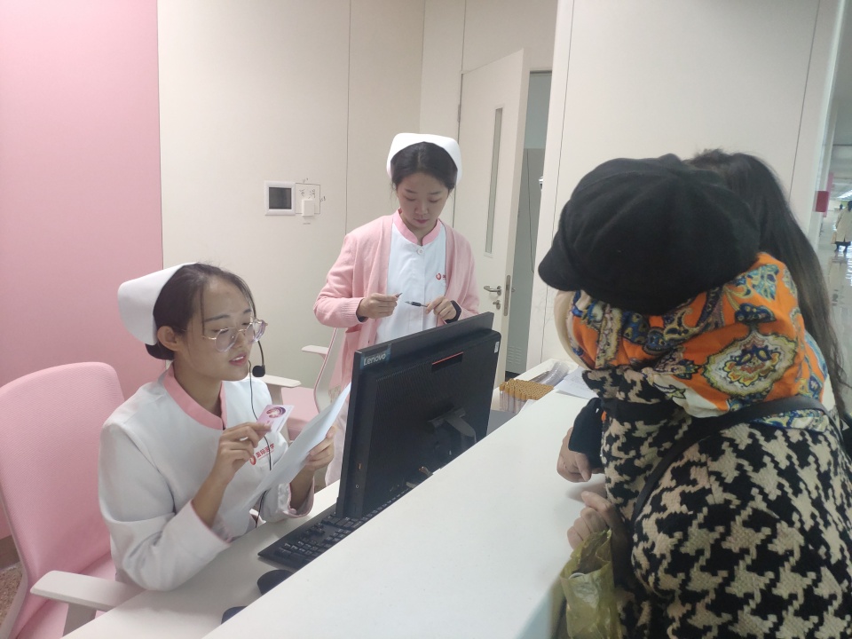 【一點資訊】健康陜西報道—公益在路上，西安國際醫(yī)學中心醫(yī)院腫瘤免費篩查行動溫暖人心