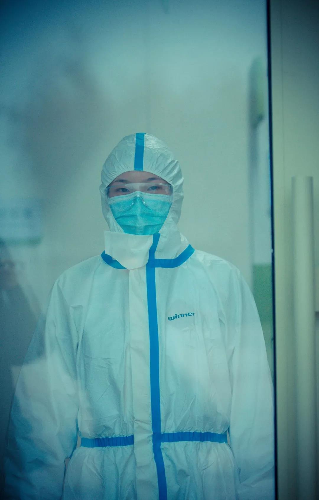 中新社陜西-——“媽，不能和您一起過(guò)年，我報(bào)名去武漢！”