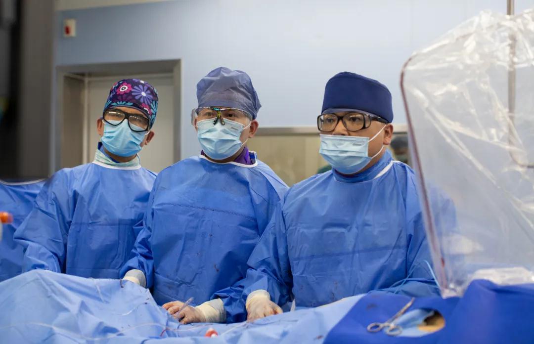 陜西廣播電視臺—完美！僅5毫米手術(shù)傷口，解決七旬老人主動(dòng)脈夾層及多年“房顫”帶來的腦卒中煩惱！