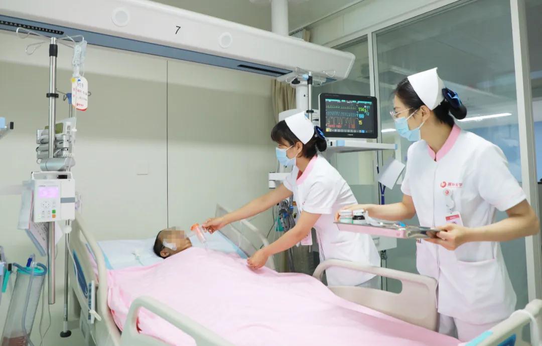 離死亡最近，離希望也更近——記西安國(guó)際醫(yī)學(xué)中心醫(yī)院胸外科ICU