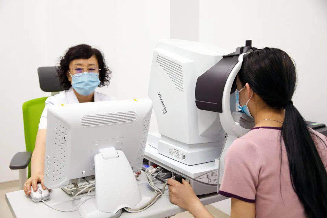 眼睛干澀、看不清字？ 快來(lái)這里檢查