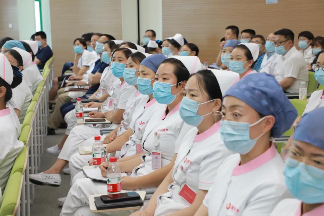 軍醫(yī)大咖齊聚一堂，共敘國際醫(yī)學(xué)創(chuàng)新發(fā)展