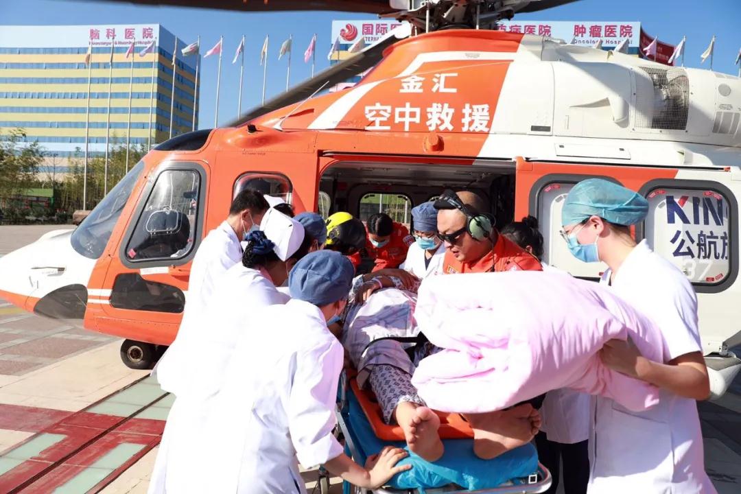 陜西網(wǎng)—生命續(xù)航，分秒必爭！  西安國際醫(yī)學(xué)中心醫(yī)院緊急救助一名跨省“飛”來的重癥患者