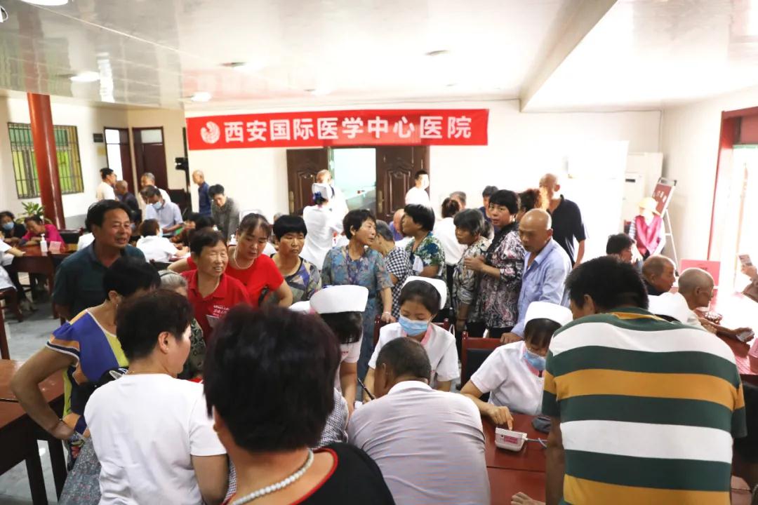 “施天使之愛，佑百姓健康”系列公益義診——走進綠地社區(qū)