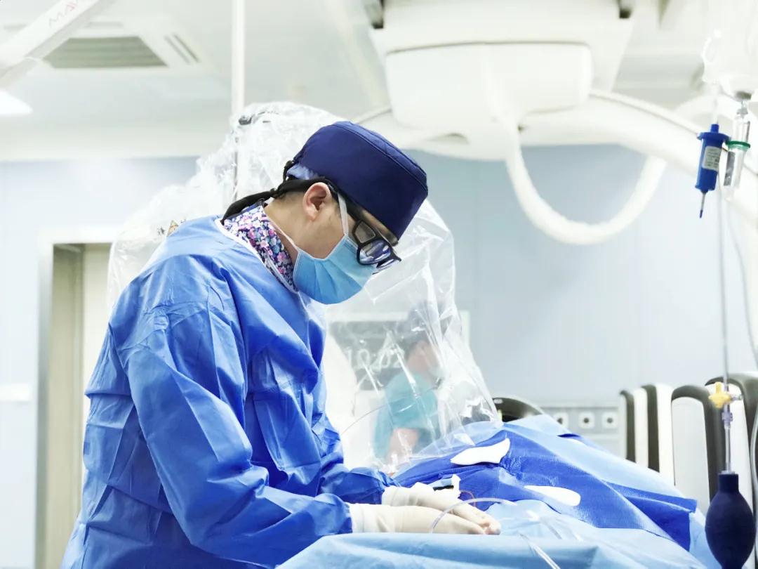 化險為夷！腦科醫(yī)生巧拆顱內(nèi)“不定時炸彈”