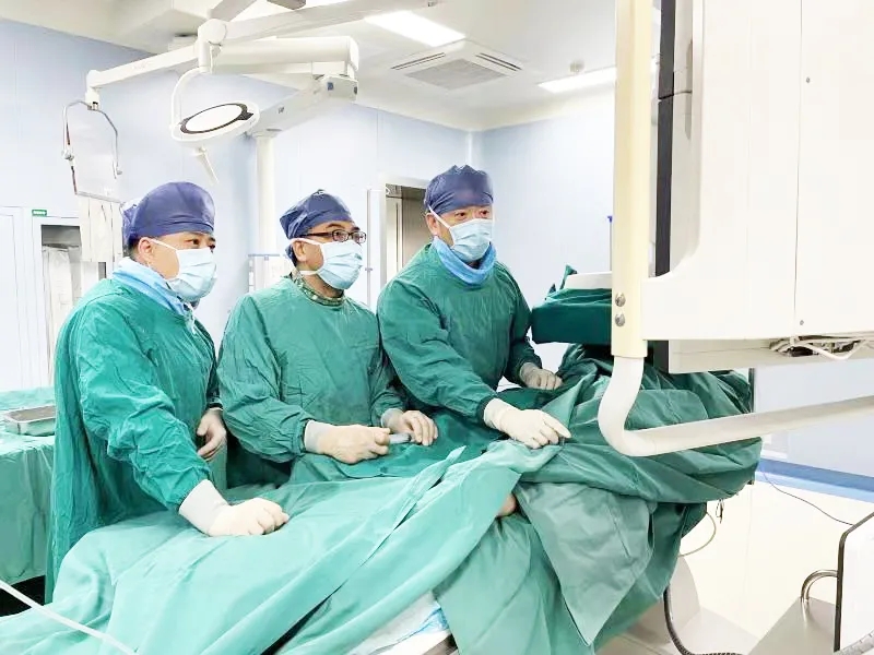 胸悶、腹脹、乏力……患者突發(fā)布加綜合征 介入治療把命救