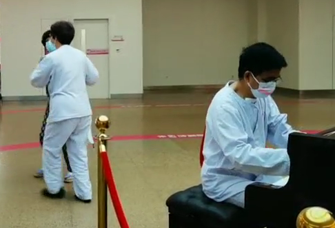 下班后的快樂(lè)時(shí)光