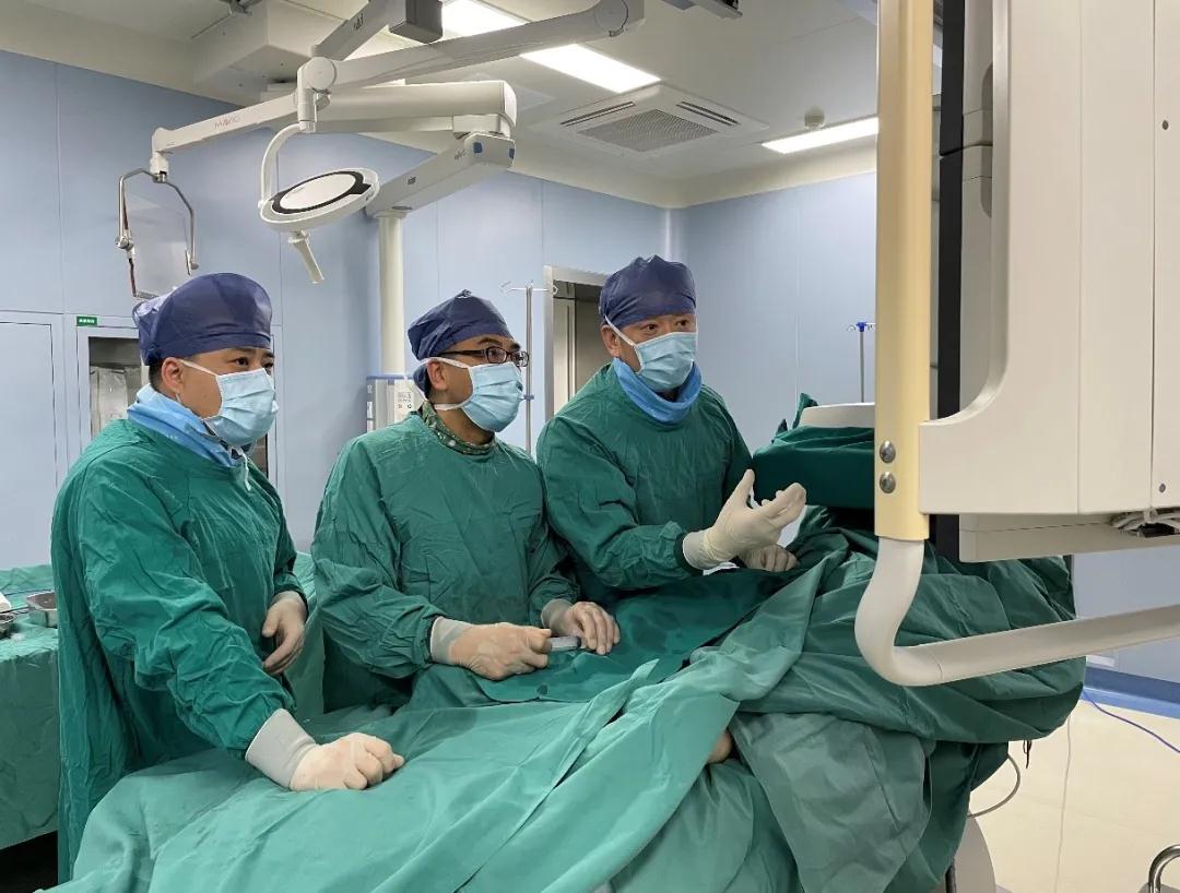 腹壁出現(xiàn)“蚯蚓狀”血管，布加綜合征惹的禍！