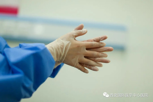 49秒！她的手，已接種了13230人