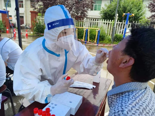 暴風(fēng)雨中，她們做疫情防控前線的“排雷兵”