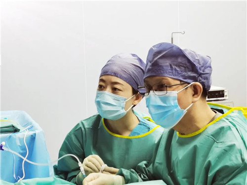 大醫(yī)之術(shù)④｜針尖上的絕絕子：甲狀腺手術(shù)無(wú)痕？這項(xiàng)黑科技值得關(guān)注……