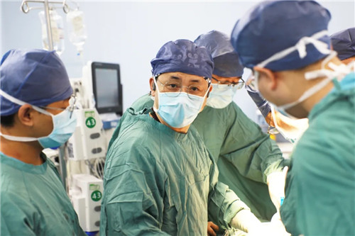 大醫(yī)之道35｜蔡磊：心有猛虎，細(xì)嗅薔薇