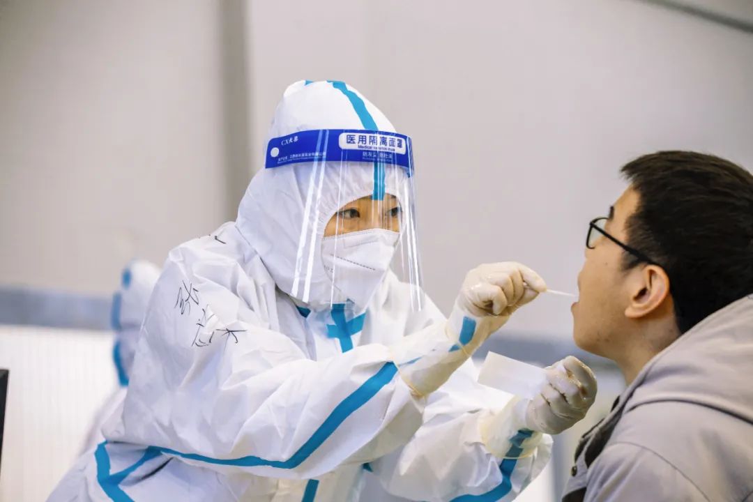 感冒和新冠肺炎有啥不同？