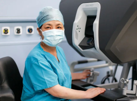 聚力微創(chuàng)無痕 達(dá)芬奇機器人助力開展婦科單孔手術(shù)