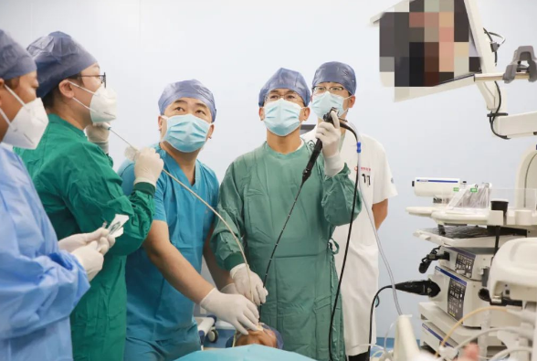 “氣”懸一線(xiàn)！多學(xué)科聯(lián)手為僅有30公斤的她撐起呼吸通道