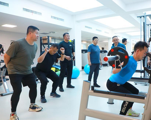 這家醫(yī)院開設了醫(yī)護健身房