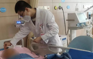 危急重癥、“大白肺” 90%以上恢復(fù)良好，他們?nèi)绾巫龅降模?>
				             </a>
                <div   id=