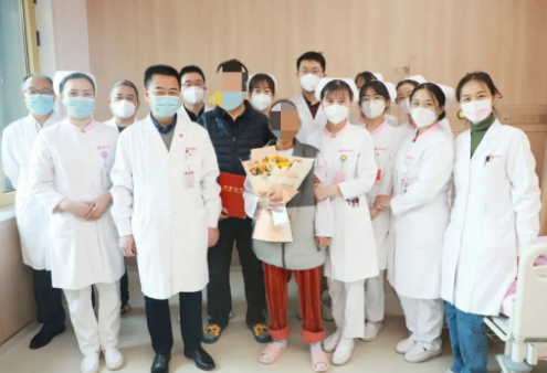 215天守護，2000多頁病例， 這位女士終見彩虹