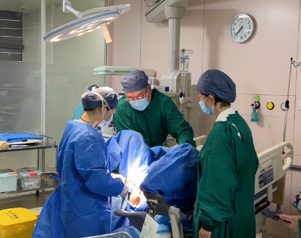 孕期規(guī)范管理，分娩精心接生，30歲產(chǎn)婦順產(chǎn)雙胞胎