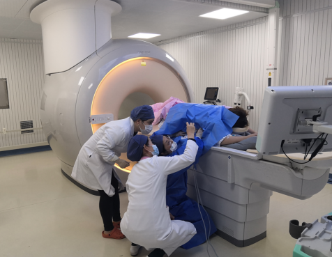 磁共振發(fā)現(xiàn)乳腺可疑病變?cè)趺崔k？微創(chuàng)精準(zhǔn)的磁共振真空輔助旋切技術(shù)來(lái)解決