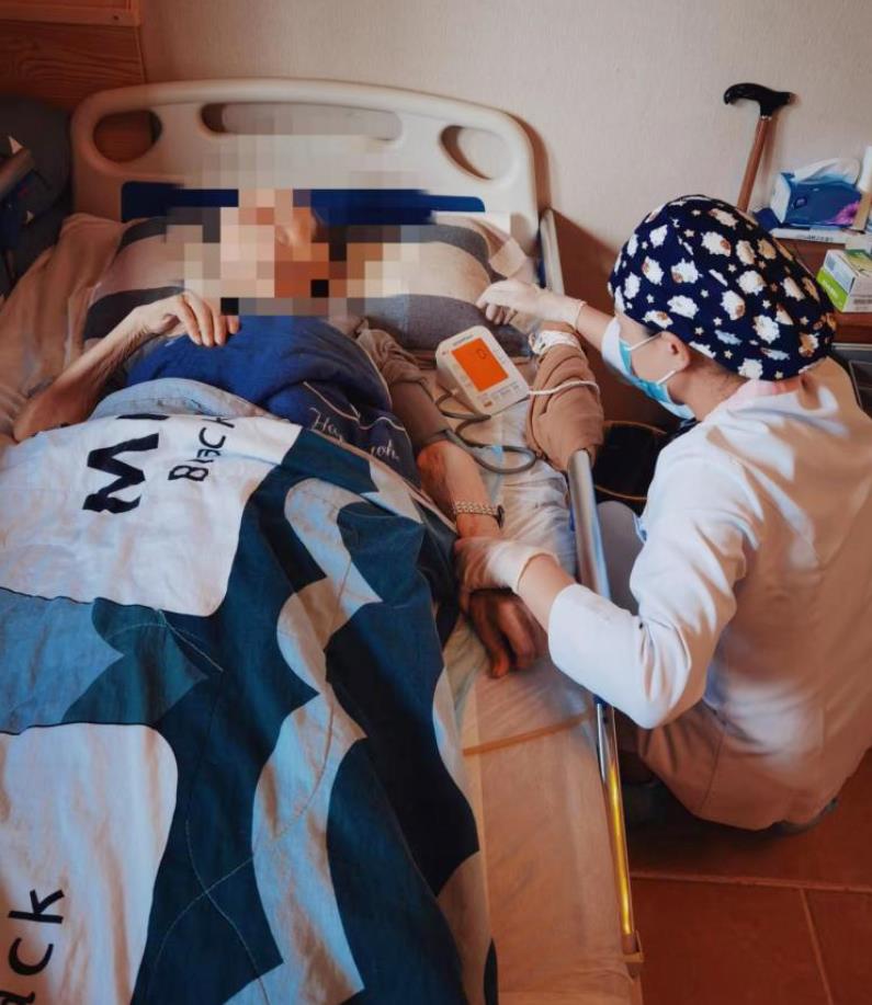 手機(jī)下單，護(hù)理到家！“西安國(guó)際醫(yī)學(xué)中心互聯(lián)網(wǎng)醫(yī)院上門護(hù)理服務(wù)”歡迎來約