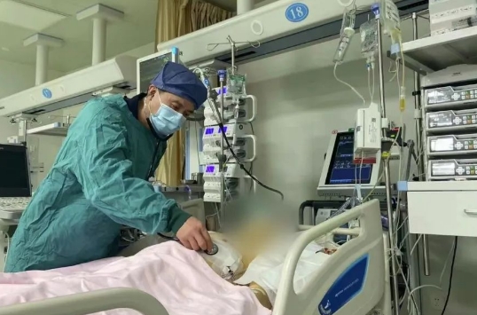 西北地區(qū)首例！西安國(guó)際醫(yī)學(xué)中心醫(yī)院為一名16歲小伙完成“人工心臟”微創(chuàng)植入術(shù)