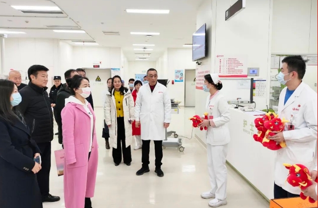 新春慰問送關懷 年味濃濃情更深