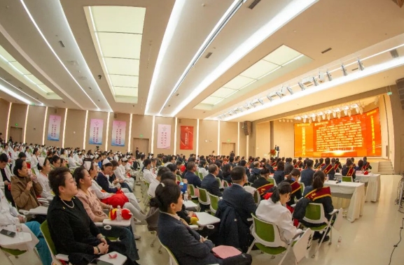 接續(xù)奮斗啟新篇！這場(chǎng)總結(jié)表彰大會(huì)奮進(jìn)感滿(mǎn)滿(mǎn)