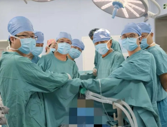 難度五顆星！不插管手術(shù)擊潰“封喉”腫瘤