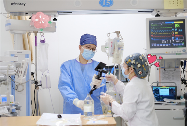 身心同救！重癥病房里的“祛病”與“醫(yī)心”