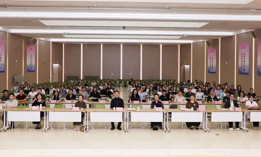 我院召開“沙盤游戲治療技術在兒童心理行為疾病中的應用”培訓 